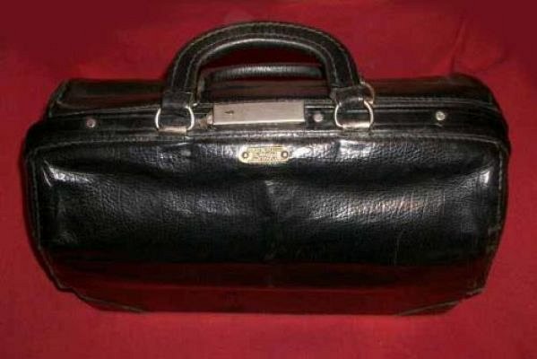 Black Gladstone bag