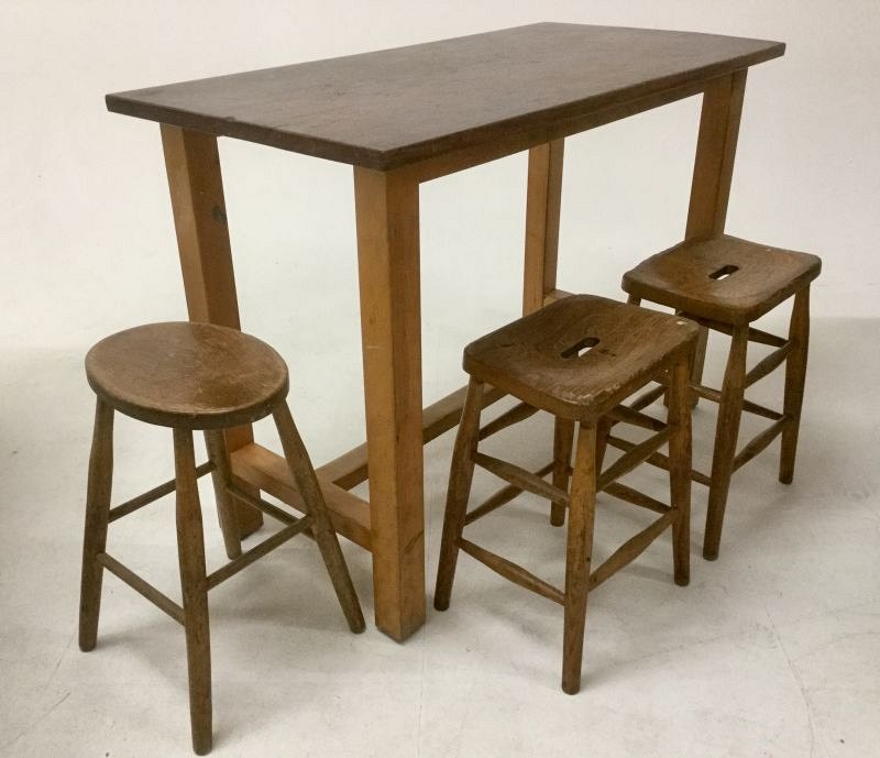 Science bench with stools